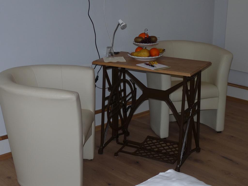Gaestehaus "Unsere Stadtvilla" Hechingen Pokój zdjęcie